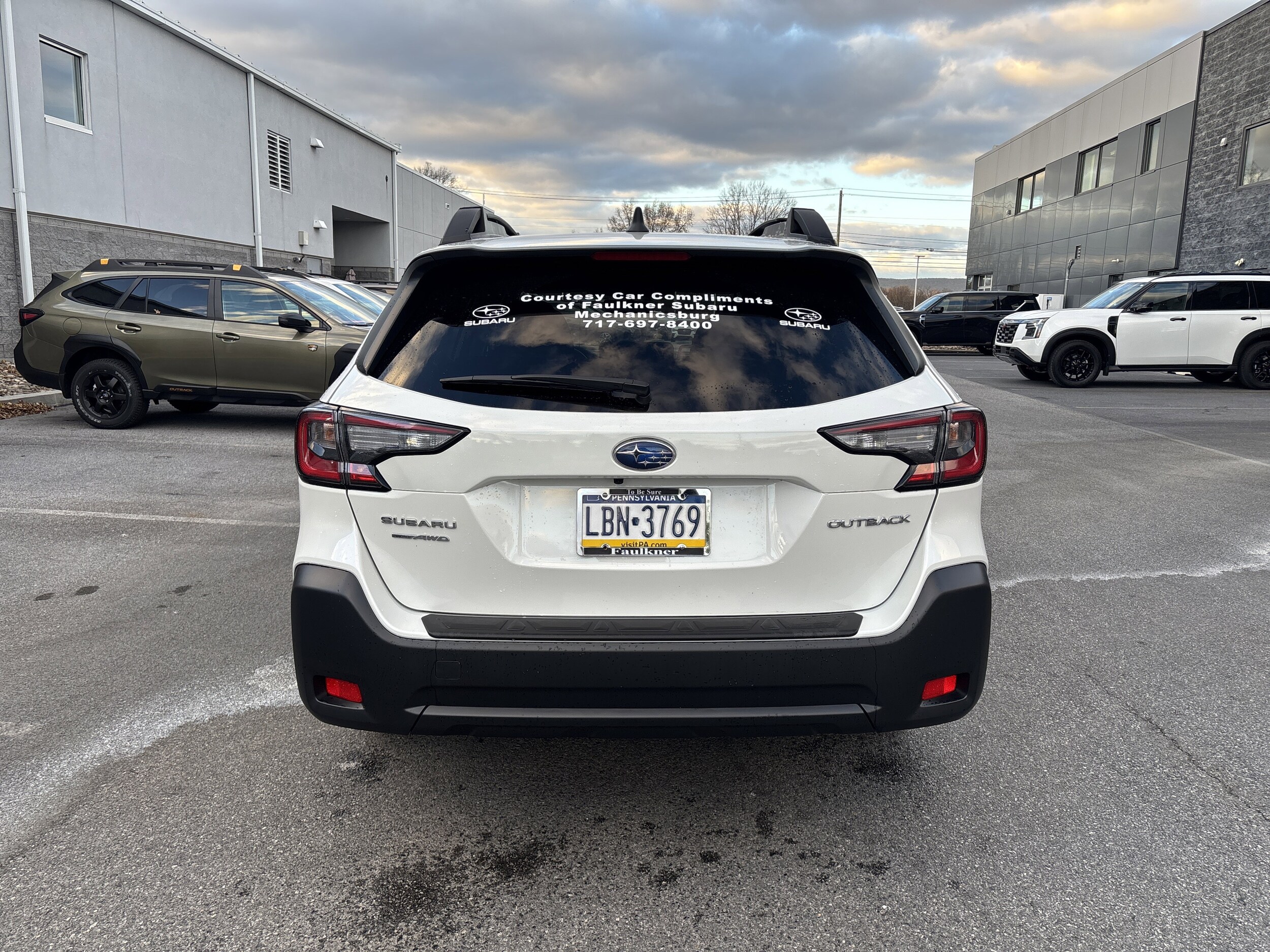 2025 Subaru Outback Premium photo 3