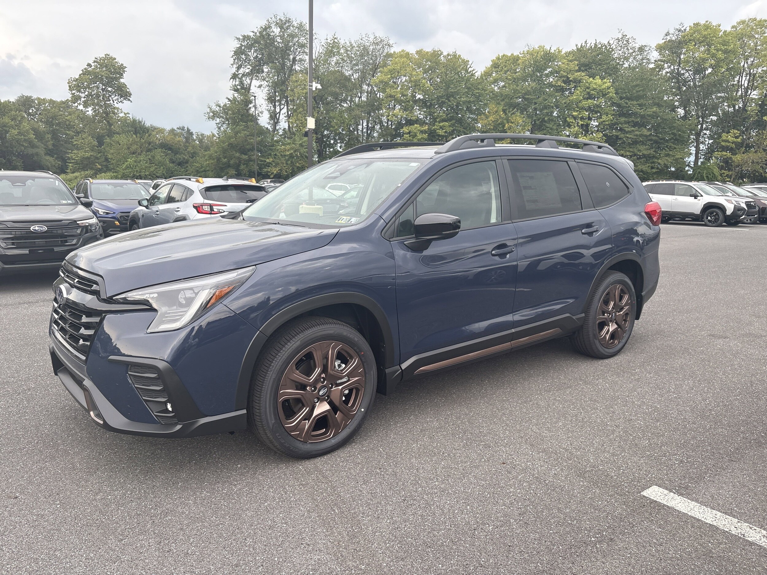 2025 Subaru Ascent Limited photo 2
