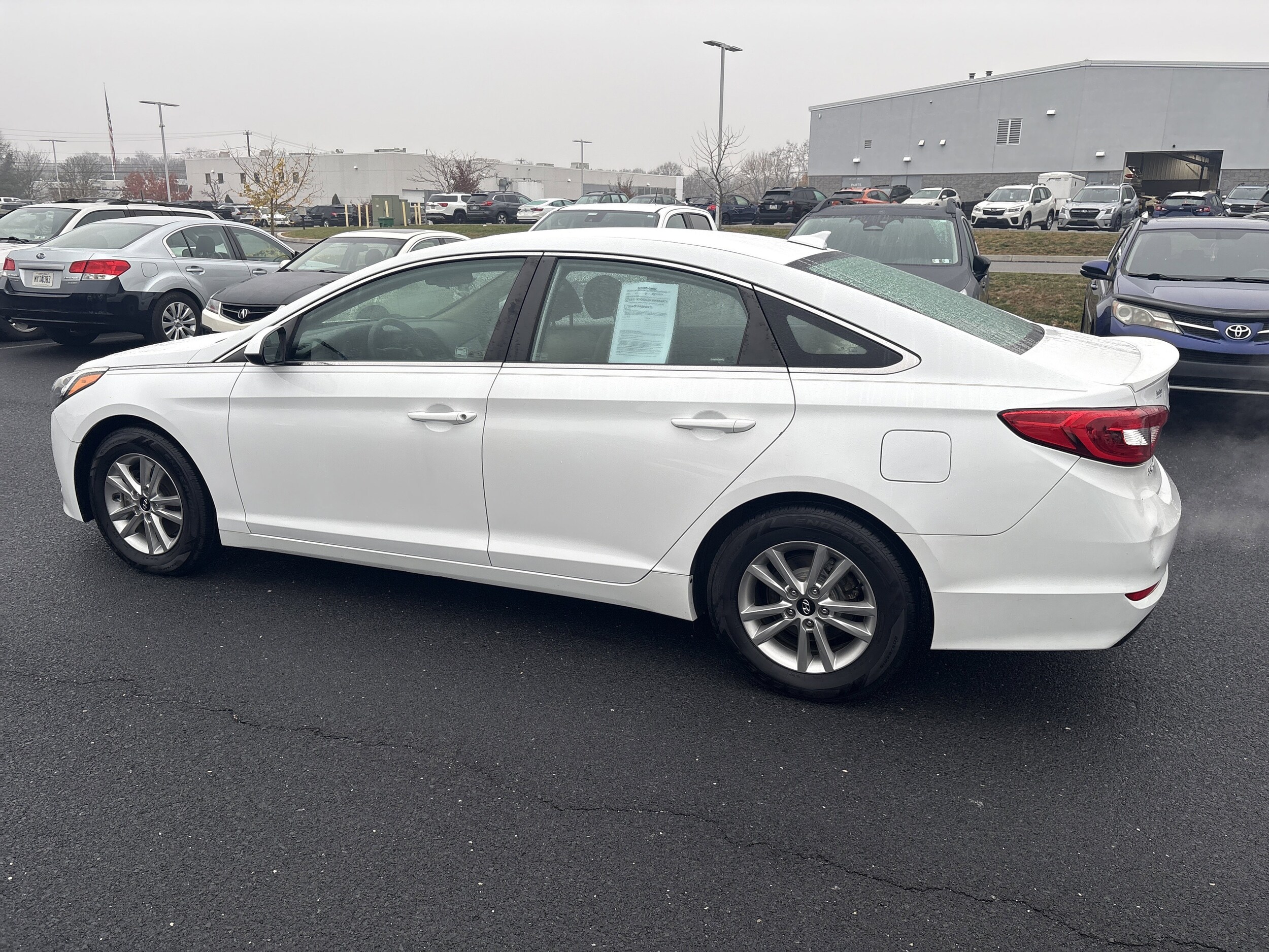 2017 Hyundai Sonata SE photo 2