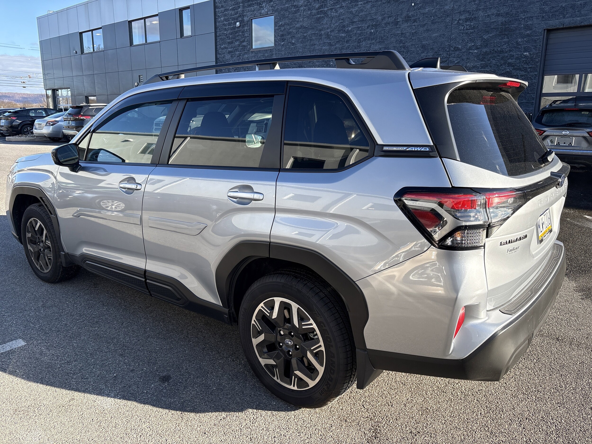 2025 Subaru Forester Premium photo 3