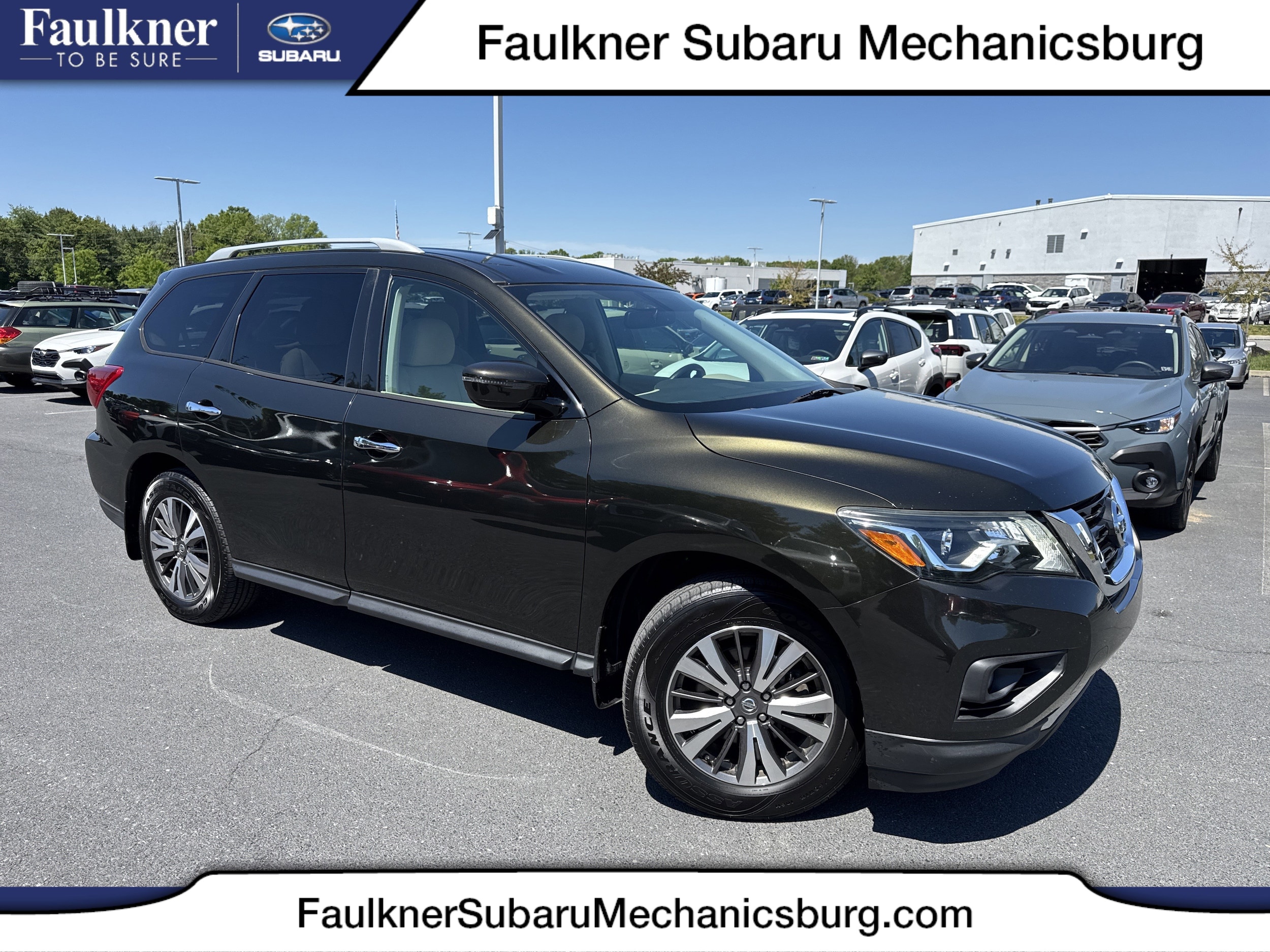 2017 Nissan Pathfinder SV 4WD's photo