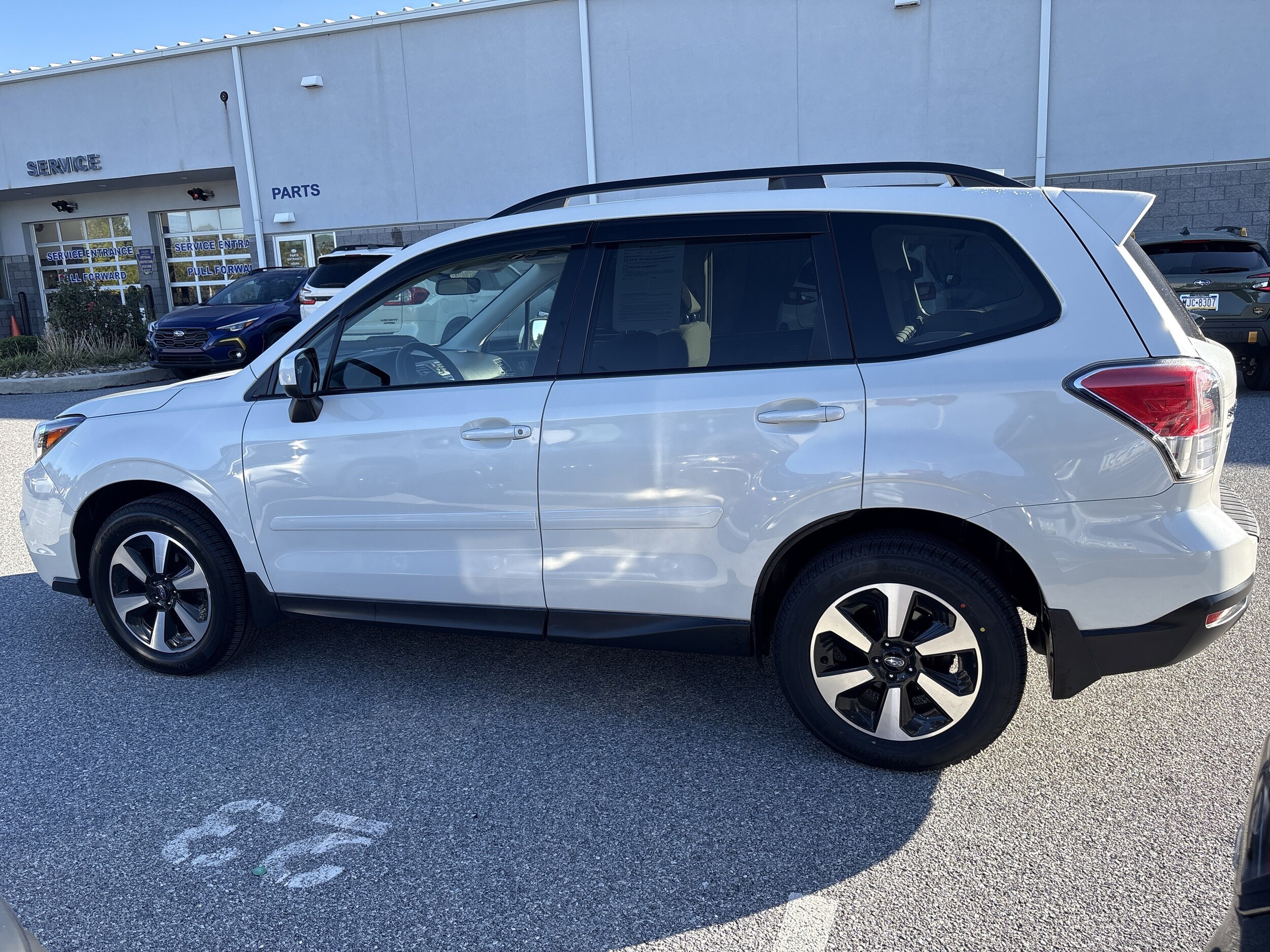 2017 Subaru Forester 2.5i Premium photo 2