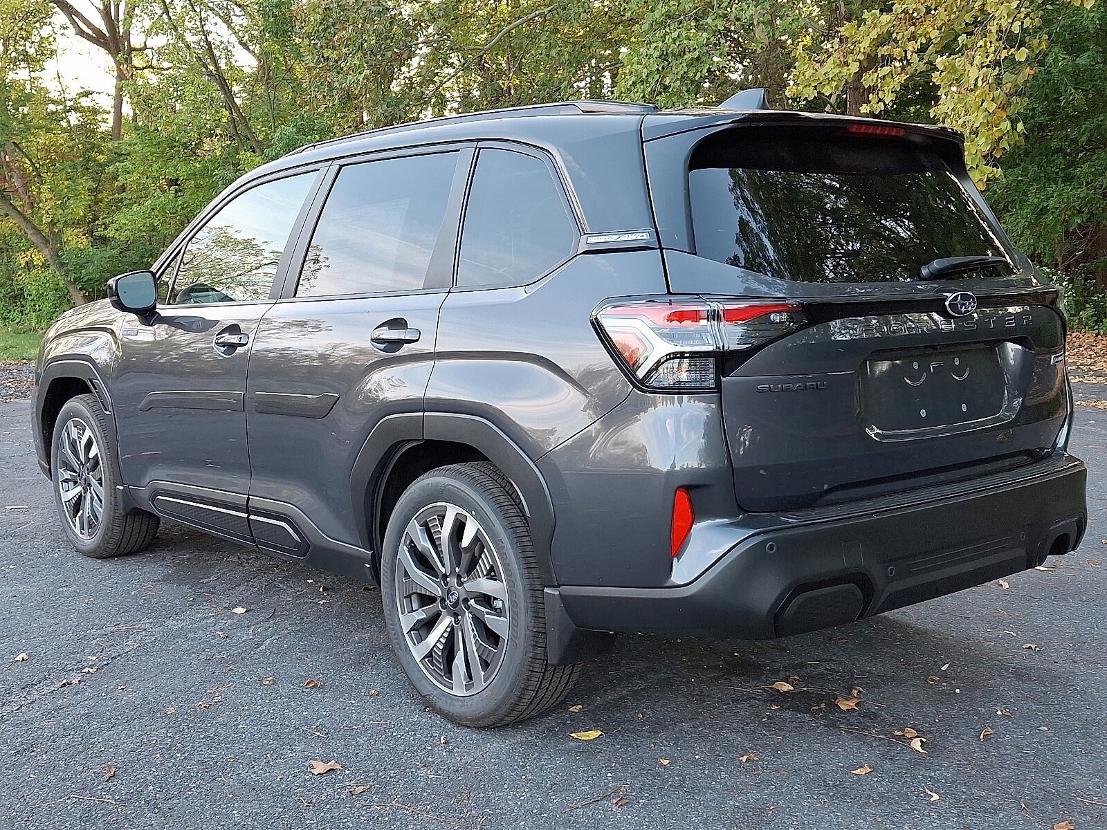 2025 Subaru Forester Touring photo 3