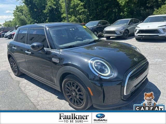 2023 MINI Hardtop Cooper's photo