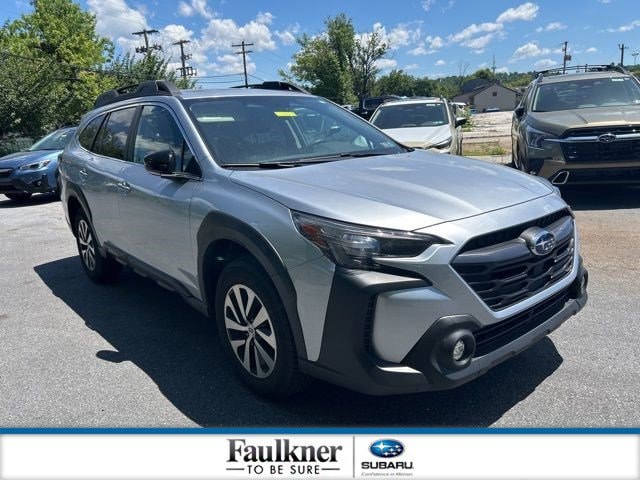 2025 Subaru Outback Premium's photo