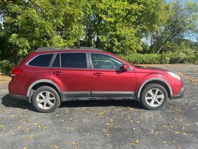 Used 2014 Subaru Outback 2.5i Limited with VIN 4S4BRBLC7E3309773 for sale in Harrisburg, PA