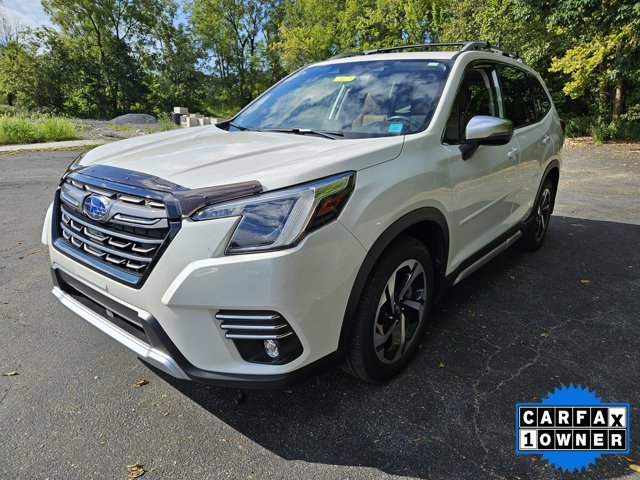 2022 Subaru Forester Touring photo 2