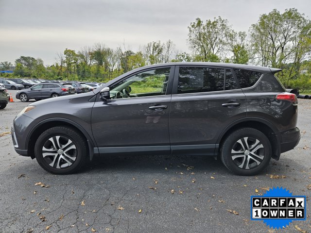 2018 Toyota RAV4 LE photo 3