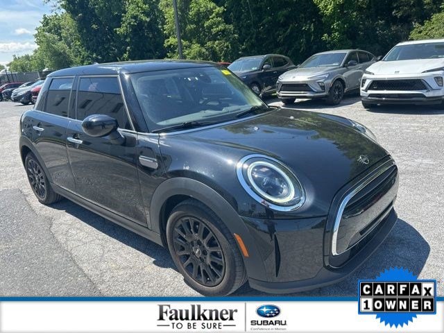 2023 MINI Hardtop Cooper's photo