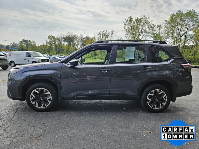 2025 Subaru Forester photo 2