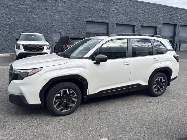 2025 Subaru Forester Premium photo 2