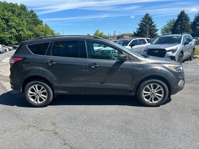 Used 2018 Ford Escape SE with VIN 1FMCU9GD1JUC16542 for sale in Harrisburg, PA