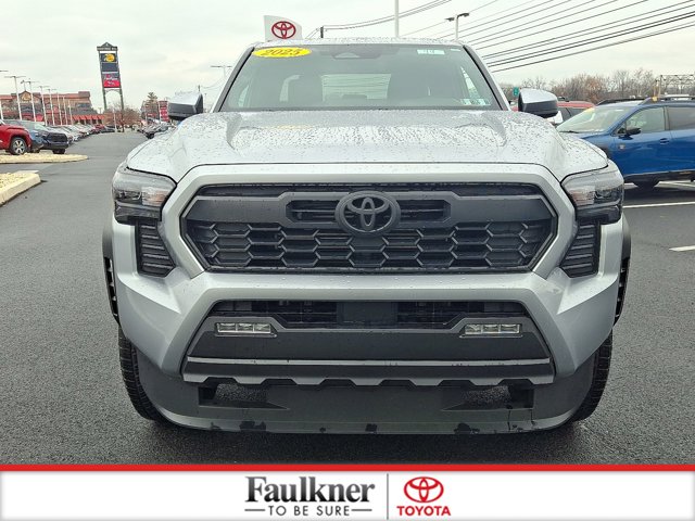 2025 Toyota Tacoma TRD photo 2