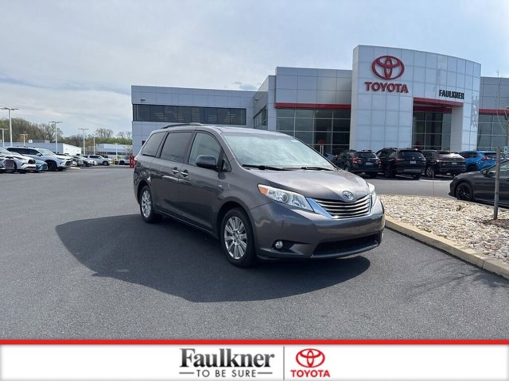 Used 2017 Toyota Sienna XLE Premium Van
