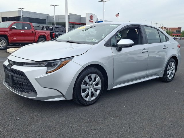 2022 Toyota Corolla LE photo 3