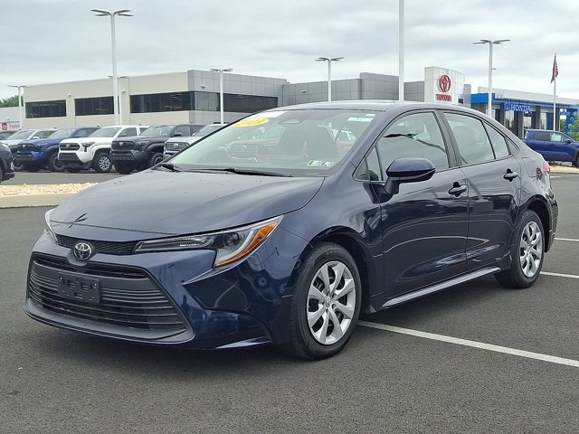 2023 Toyota Corolla LE photo 2