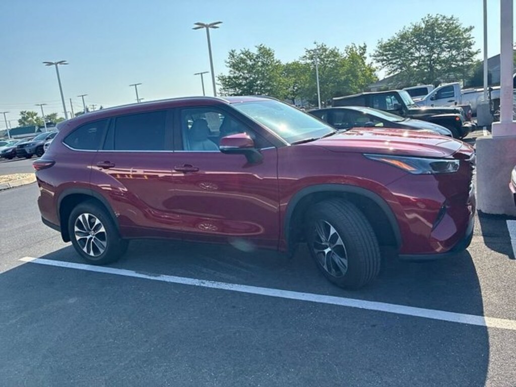 Certified 2024 Toyota Highlander XLE SUV