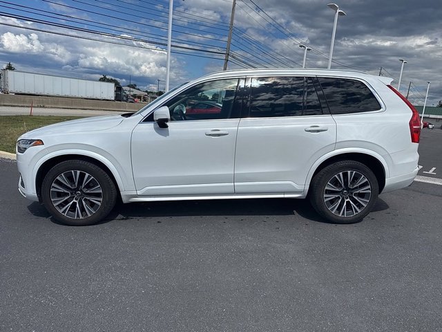 2021 Volvo XC90 T5 AWD Momentum photo 4