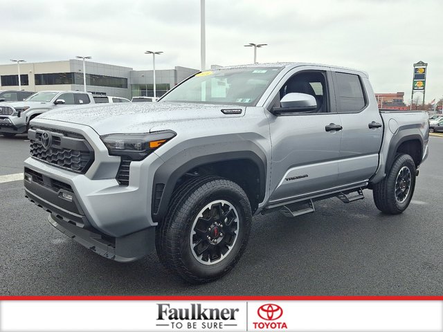 2025 Toyota Tacoma TRD photo 3