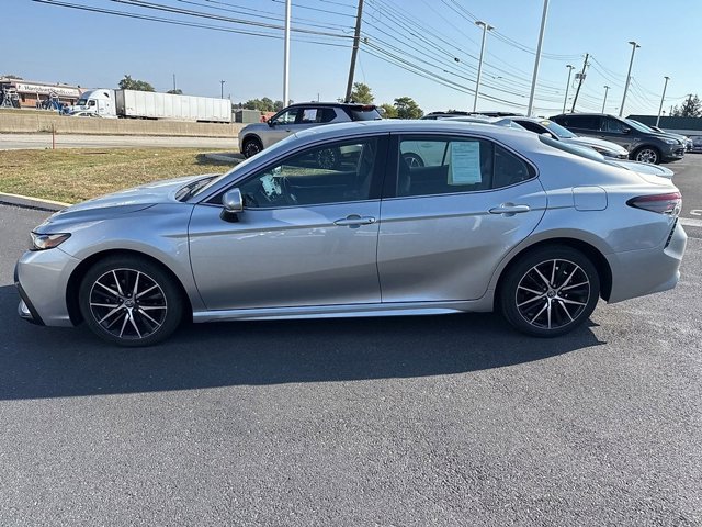 2023 Toyota Camry SE photo 4