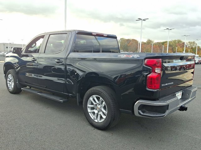 2025 Chevrolet Silverado 1500 LT photo 4