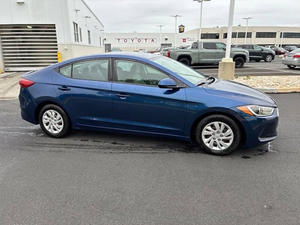 Used 2018 Hyundai Elantra SE Sedan