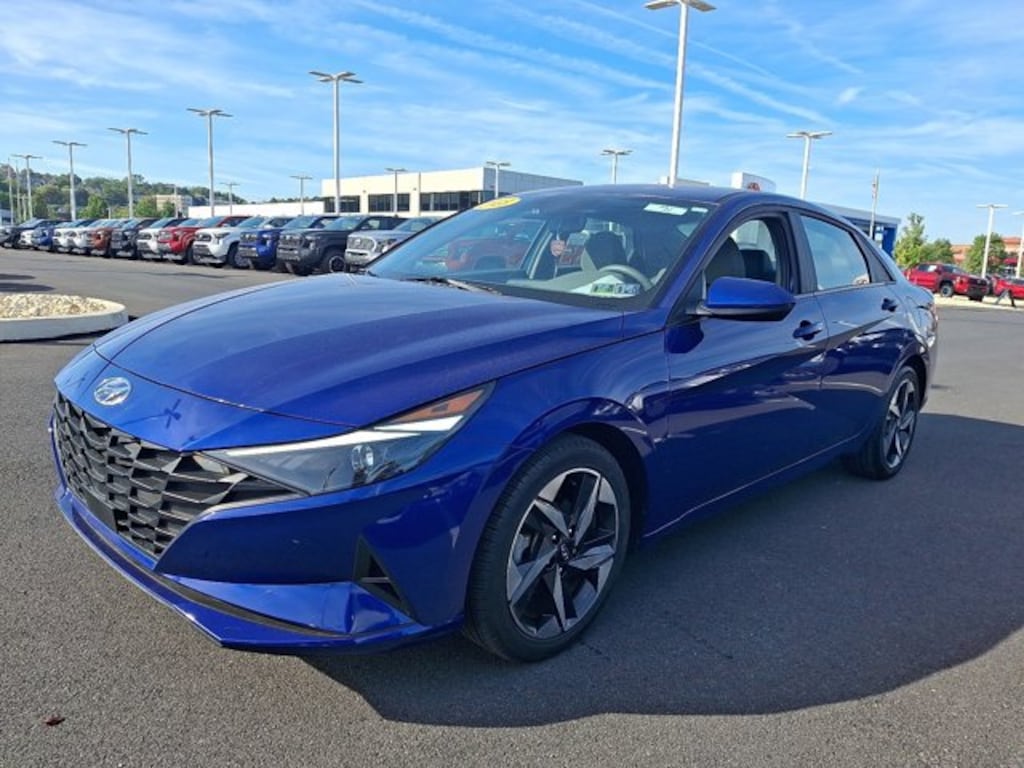 Used 2023 Hyundai Elantra SEL Sedan