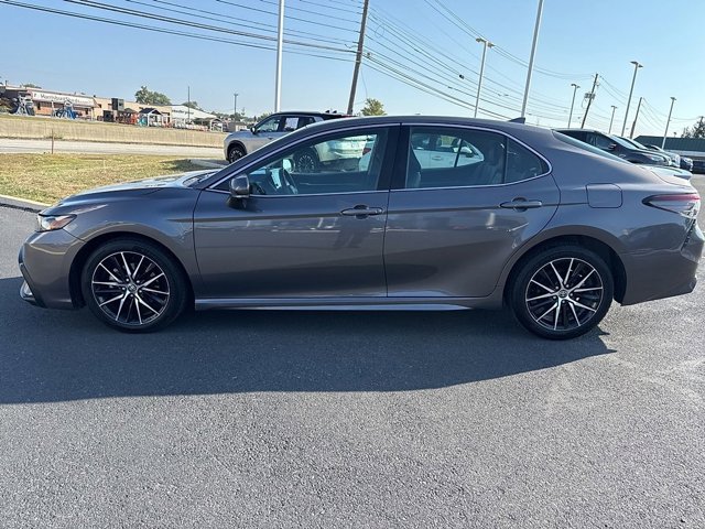 2023 Toyota Camry SE photo 2