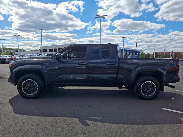 2025 Toyota Tacoma 4x4 SR5 Double Cab photo 4