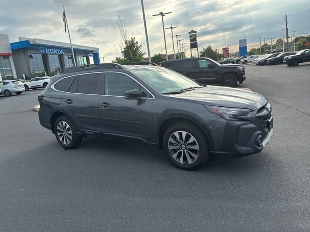 Used 2023 Subaru Outback Limited SUV