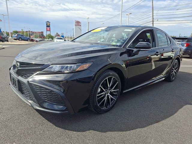 2023 Toyota Camry SE photo 3