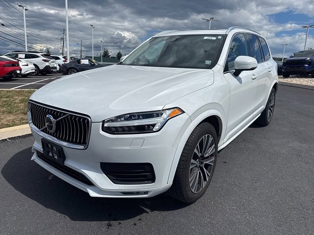 2021 Volvo XC90 T5 AWD Momentum photo 3