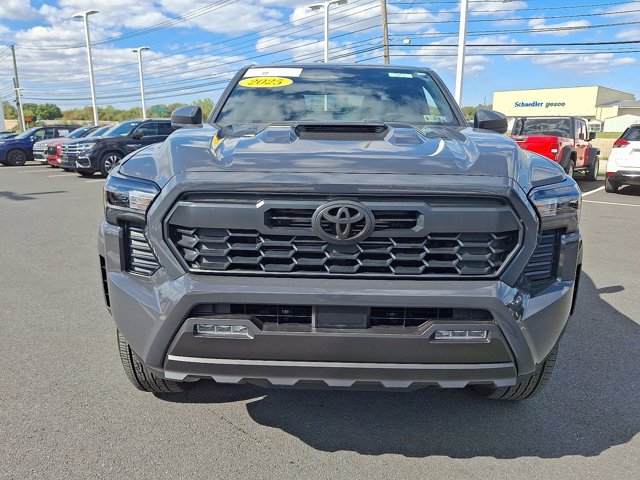 2025 Toyota Tacoma 4x4 SR5 Double Cab photo 2