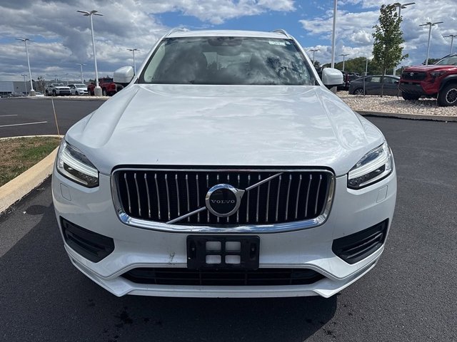 2021 Volvo XC90 T5 AWD Momentum photo 2