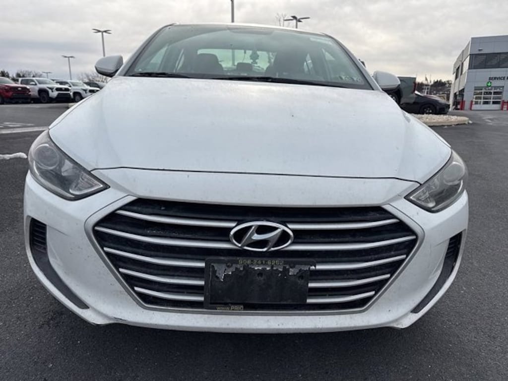 Used 2017 Hyundai Elantra SE Sedan