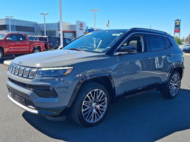 2022 Jeep Compass Limited photo 3