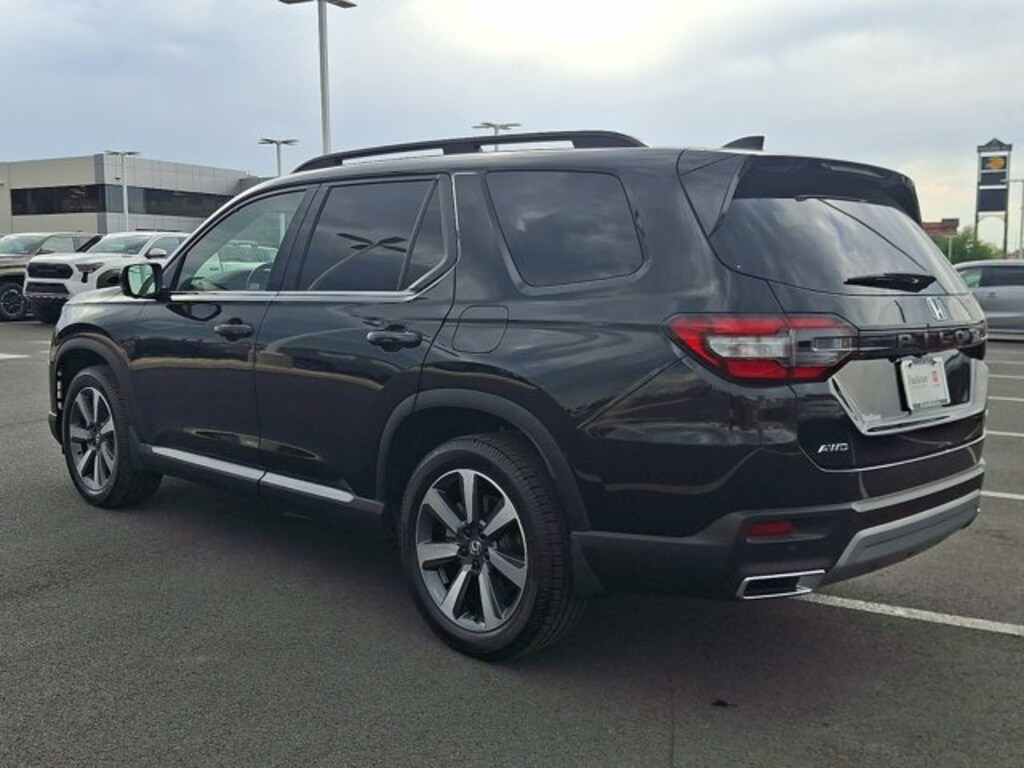 Used 2023 Honda Pilot Elite SUV