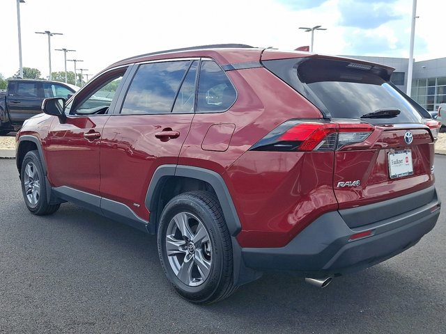 2024 Toyota RAV4 Hybrid XLE photo 3
