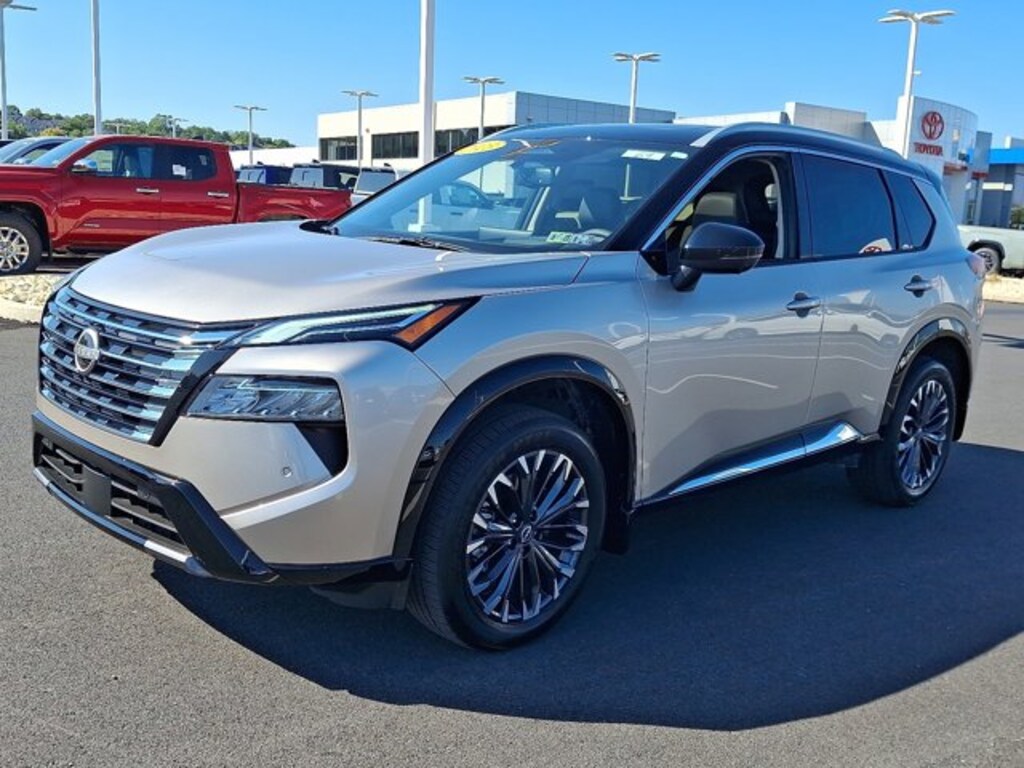 Used 2025 Nissan Rogue Platinum SUV