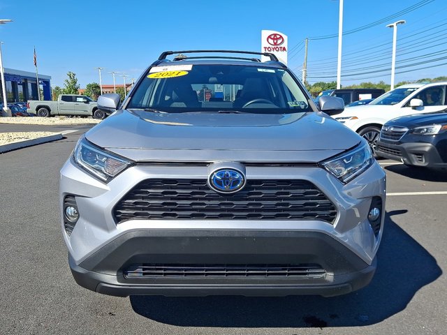2021 Toyota RAV4 Hybrid XLE photo 2