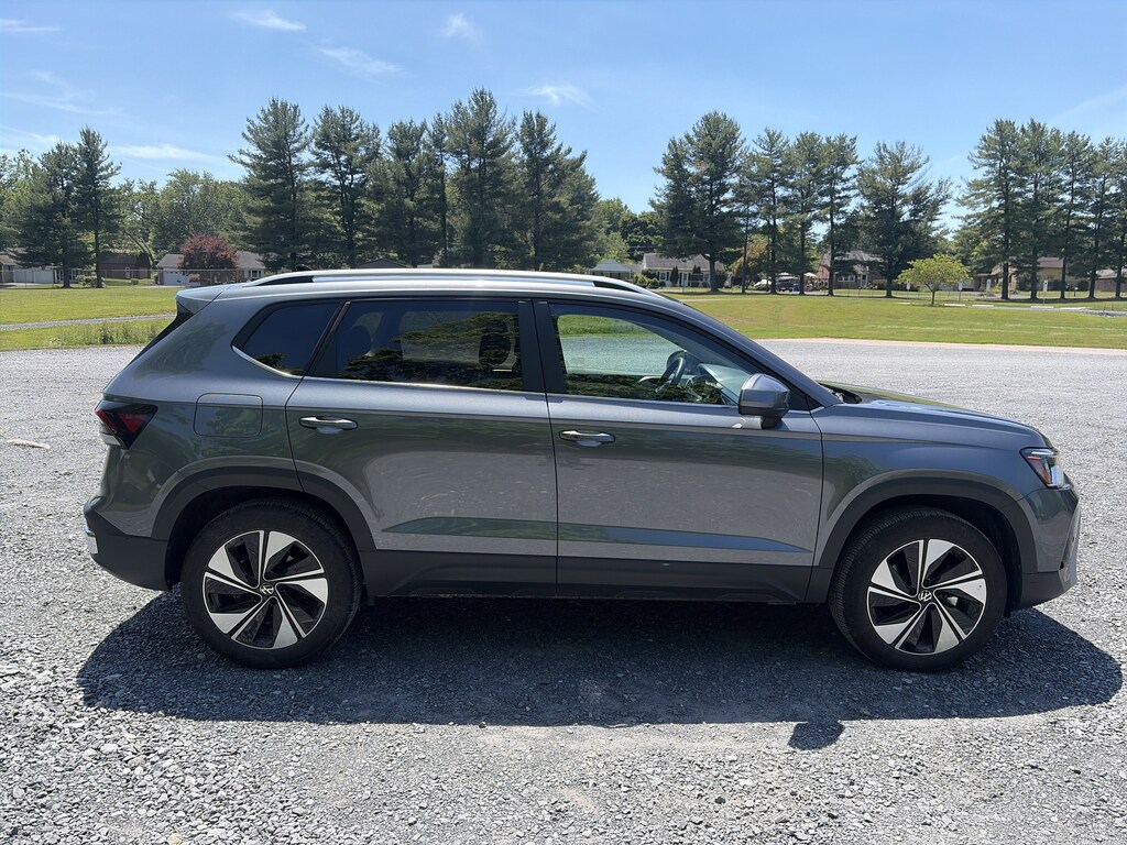 Certified 2025 Volkswagen Taos SE SE 4MOTION