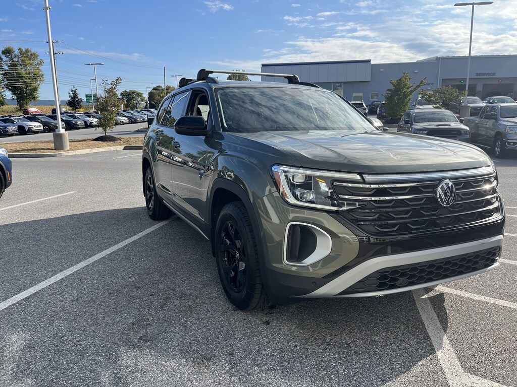 Used 2024 Volkswagen Atlas 2.0T Peak Edition SE with Technology 2.0T Peak Edition SE w/Technology 4MOTION
