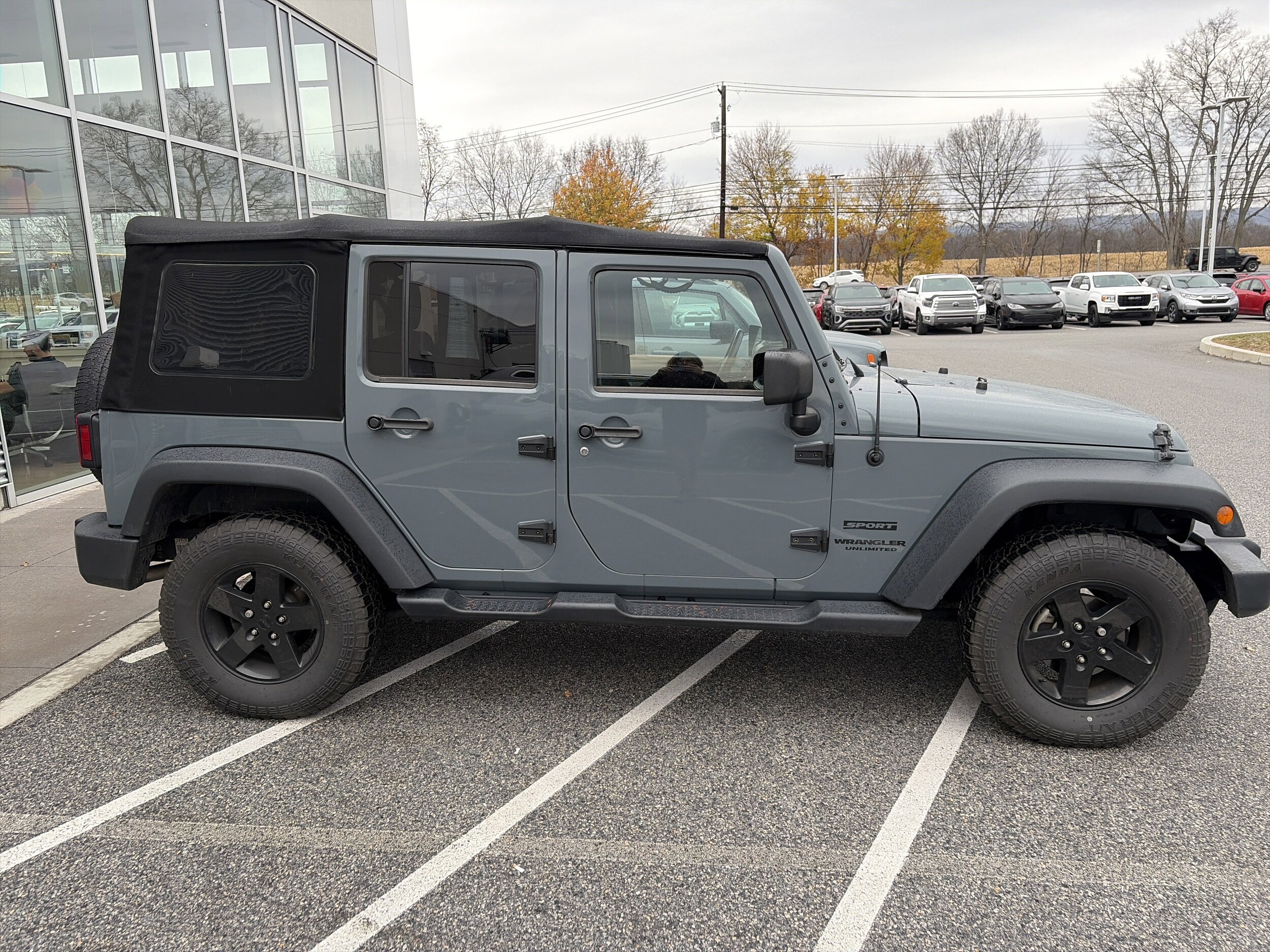 2014 Jeep Wrangler Unlimited Sport photo 4