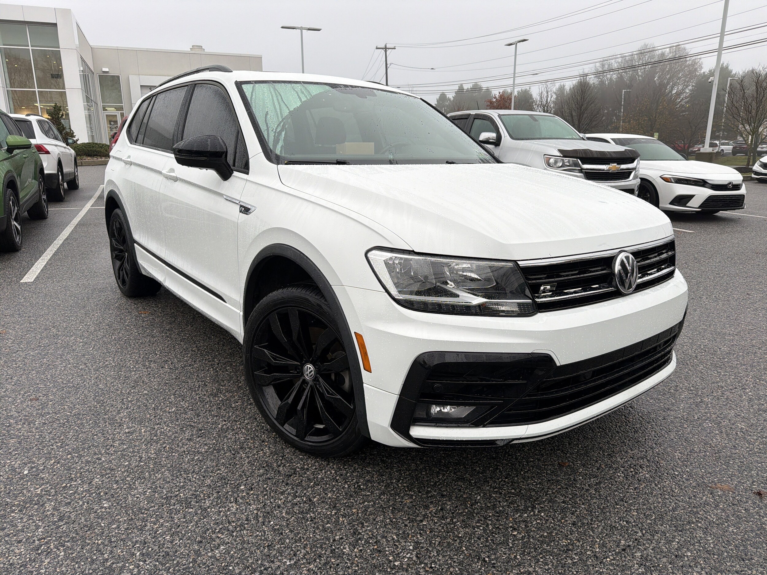 2020 Volkswagen Tiguan SE R-Line Black photo 3