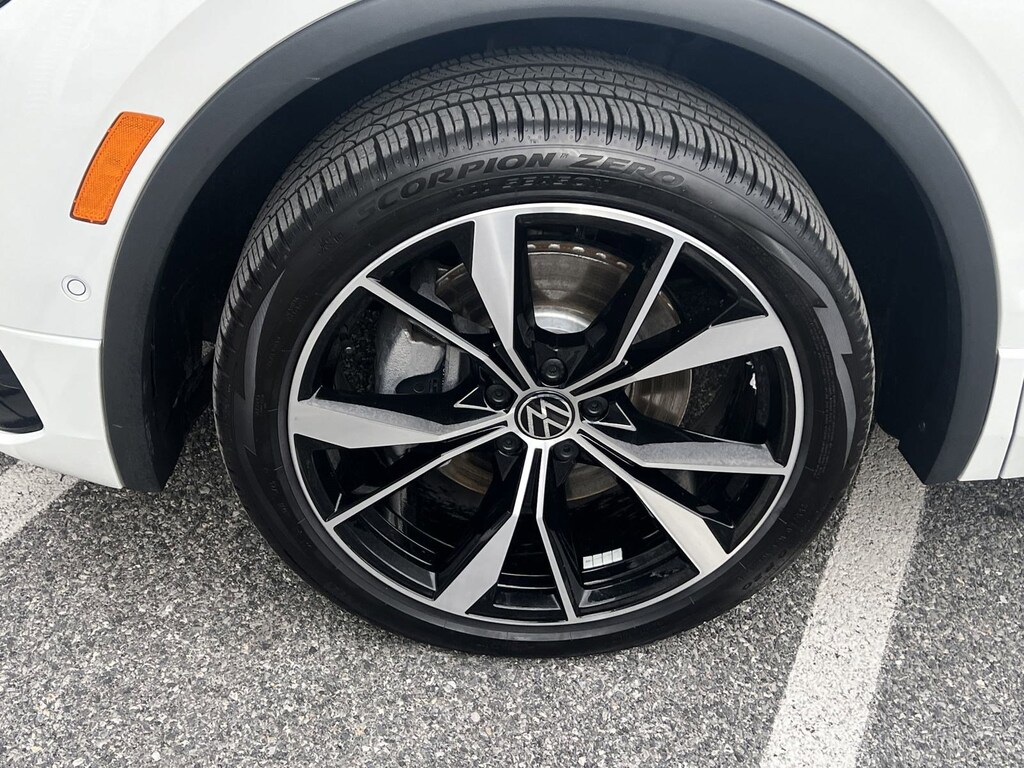 Certified 2024 Volkswagen Tiguan SEL R-Line 2.0T SEL R-Line 4MOTION