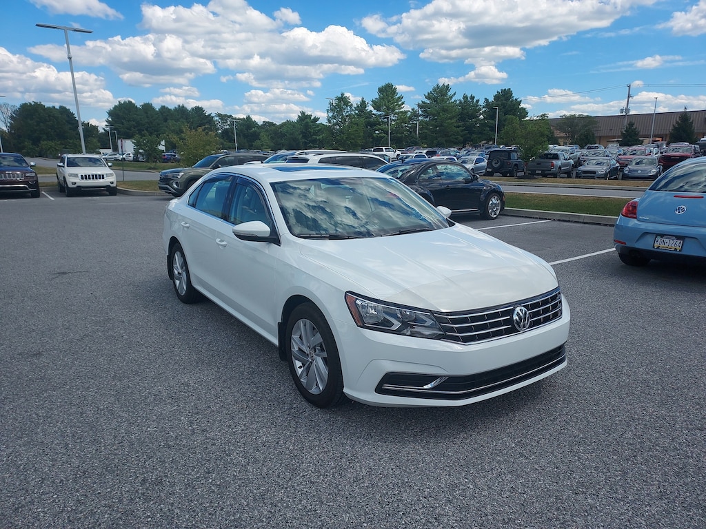 Used 2018 Volkswagen Passat 2.0T SE with Technology 2.0T SE w/Technology Auto