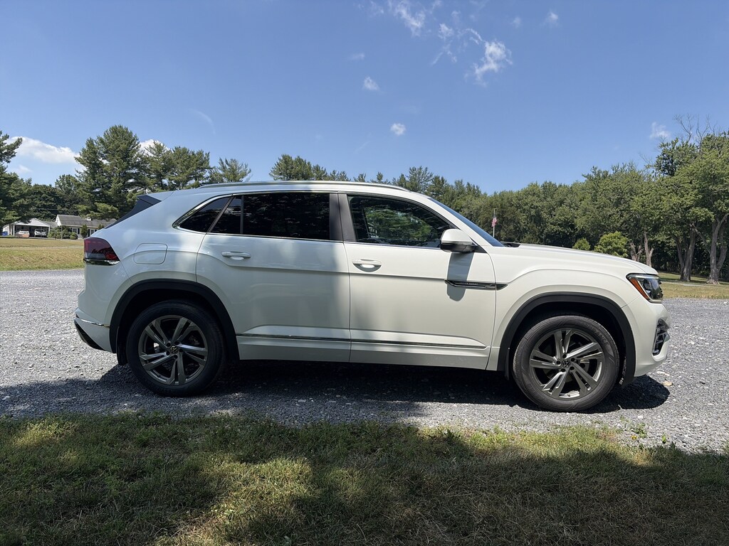 Certified 2024 Volkswagen Atlas Cross Sport 2.0T SEL R-Line 2.0T SEL R-Line 4MOTION