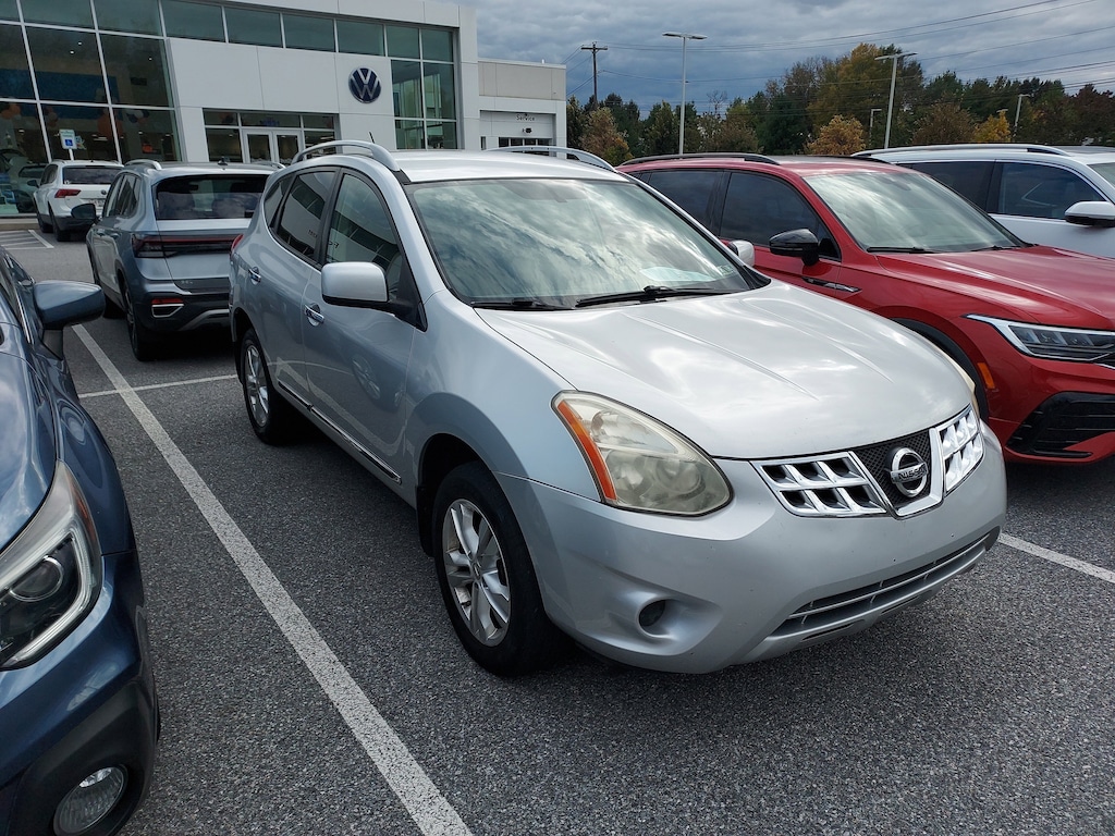 Used 2013 Nissan Rogue SV AWD  SV
