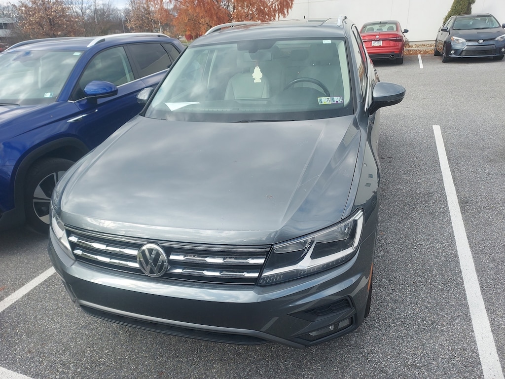 Used 2018 Volkswagen Tiguan SEL 2.0T SEL 4MOTION