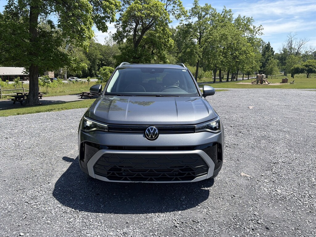 Certified 2025 Volkswagen Taos SE SE 4MOTION